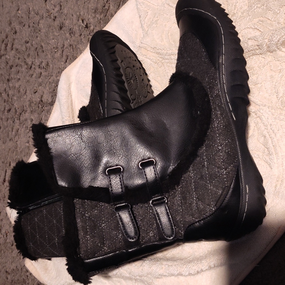 10M Black JBU "Iceberg" Snow Boots with Faux Fur